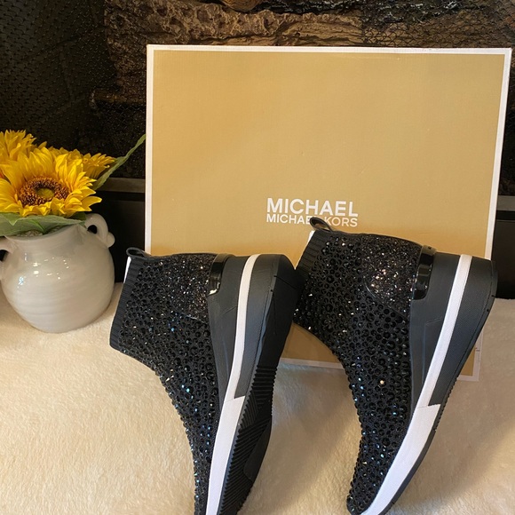 Michael Kors Skyler Booties - Picture 6 of 8